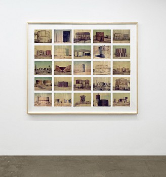 Work:&nbsp;Oil and Water #2, edition of 19, 1997-1998 K-3 pigment print 60 x 72.75 inches HUGG426